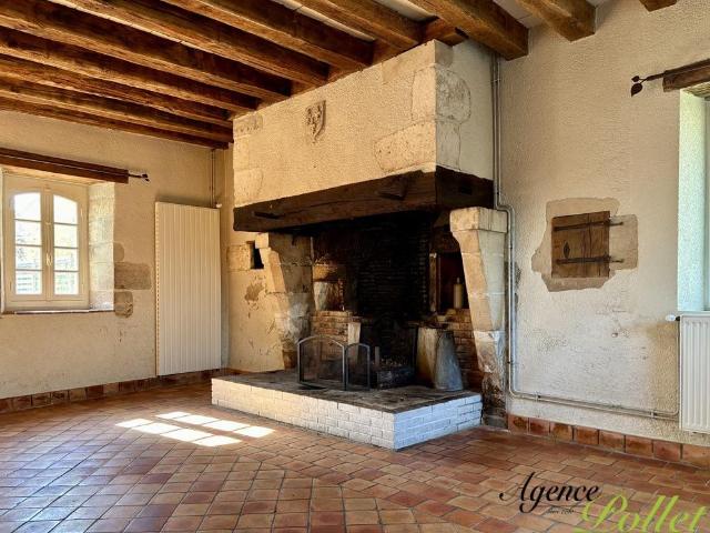 Proche Bourges: demeure XVIIIème + logement attenant,garage 350m² Bourges