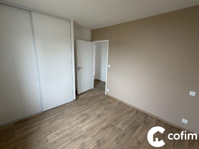 Proche BORDES Maison neuve RE 2020 4 CH + 1 Bureau