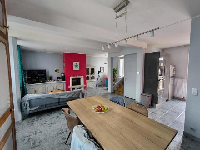 Proche Gare. Maison 4 Chambres avec Jardin Arboré