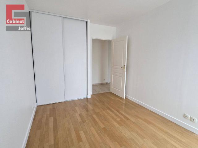 PROCHE GARE RESIDENCE APPARTEMENT 3 PIECES