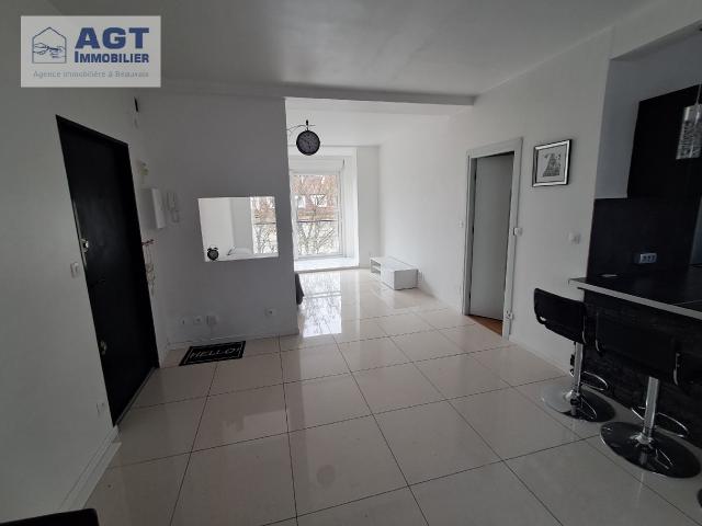 PROCHE GARE SNCF APPARTEMENT F4 DE 72.72M2