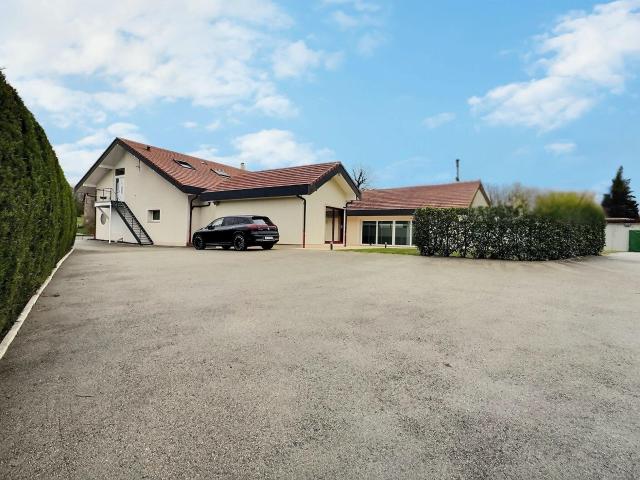 Proche Genève: Villa de standing de 500 m2