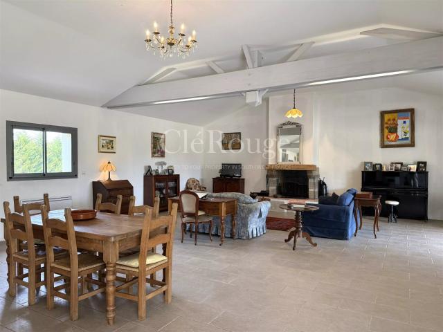 Proche d’Eymet – Maison en pierre de plain pied de 4 chambre. 215m² Eymet