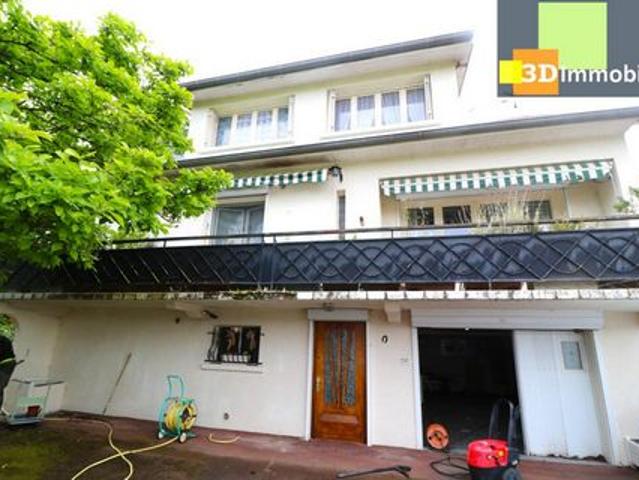 Proche Dole, vends agréable maison de 7 pièces, sur grand terrain plat et clos de 2155 m²