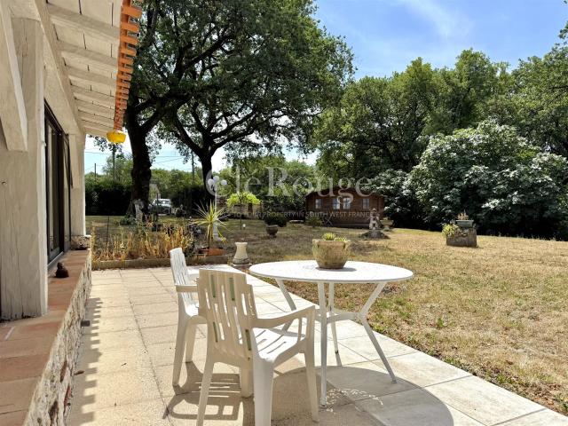 Proche d'Eymet – Belle propriété sur 2,4 hectares avec pisci. 121m² Eymet
