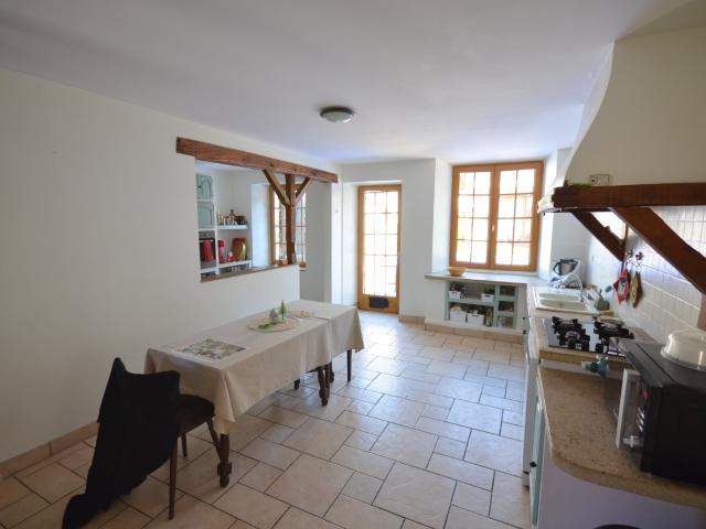 Proche de CHATILLON SUR MARNE 51 à vendre Belle maison en. 160m² Châtillon sur Marne