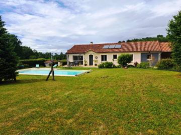 Proche de Gourdon, Maison récente de plain pied avec piscine. 120m² Gourdon