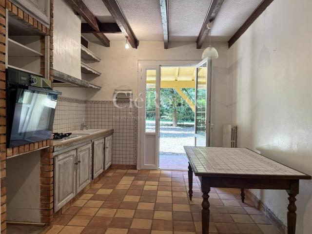 Proche de Duras Superbe propriété de caractère avec piscin. 285m² Duras