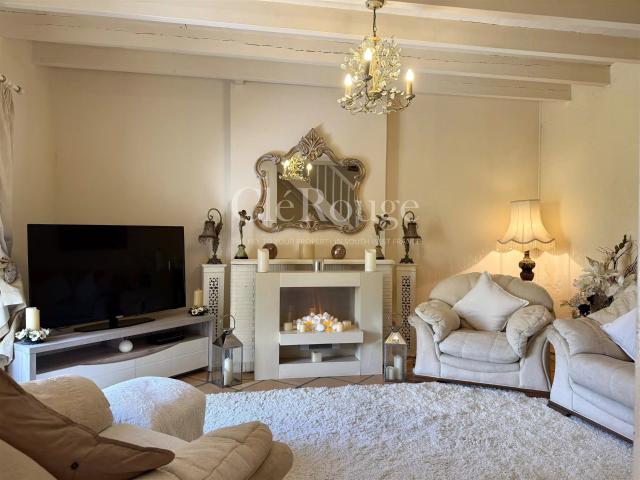 Proche de Duras Propriété de caractère avec deux maisons e. 245m² Duras