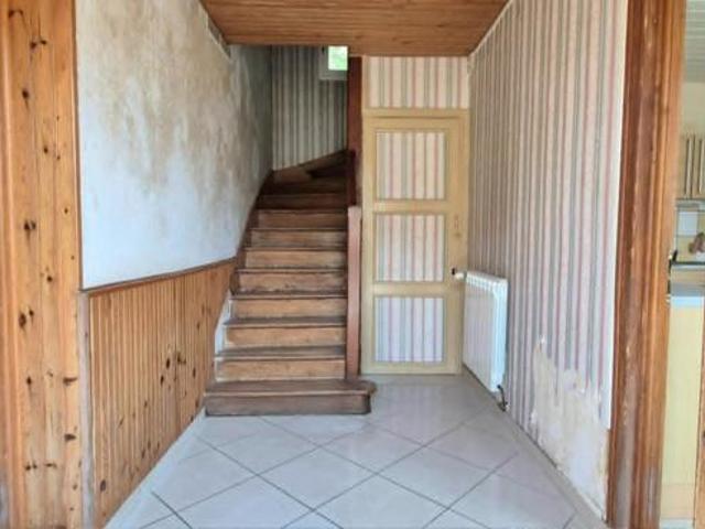Proche de Fismes Plusieurs garages 3 chambres possible 4