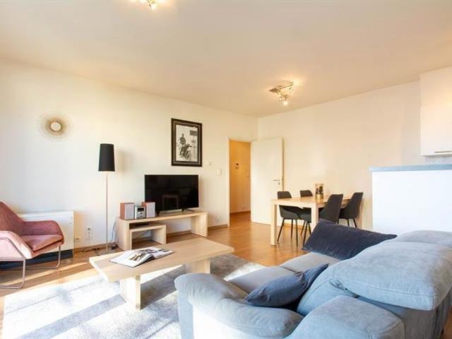 Proche de la Place du Luxembourg, Bel appartement meublé 2 chambres