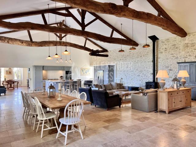 Proche de Monségur Magnifique propriété de campagne de 6 chambres avec de magnifiques vues