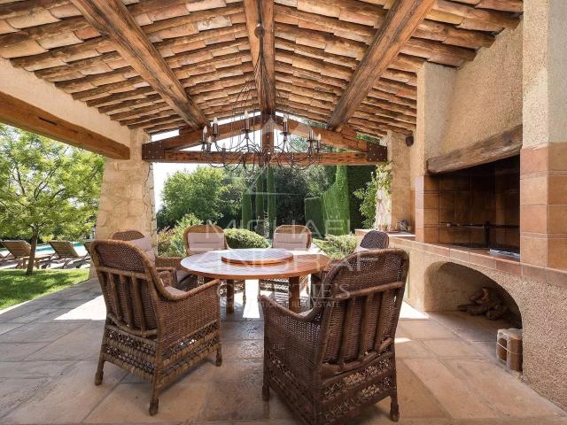 Proche de Saint Paul de Vence Villa d'architecte 240m² La Colle sur Loup