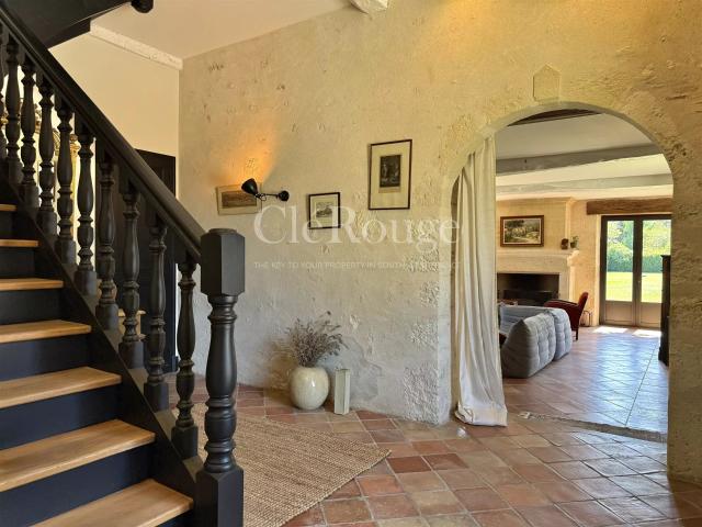 Proche de St Foy la Grande Magnifique propriété au bord de. 355m² Sainte Foy la Grande