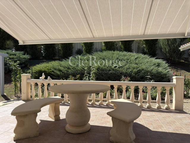 Proche de Pineuilh Maison de plain pied avec magnifiaue ja. 112m² Pineuilh