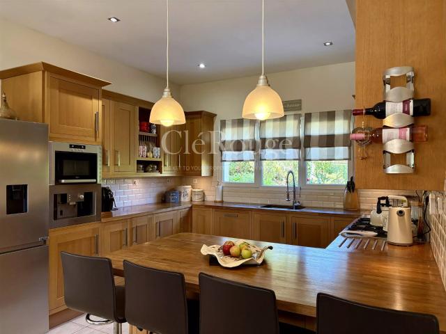 Proche de Tombebœuf – Belle maison lumineuse de 3 chambres a. 200m² Villebramar