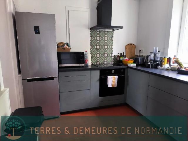 Proche des commerces, au calme, belle propriété tout confort sur