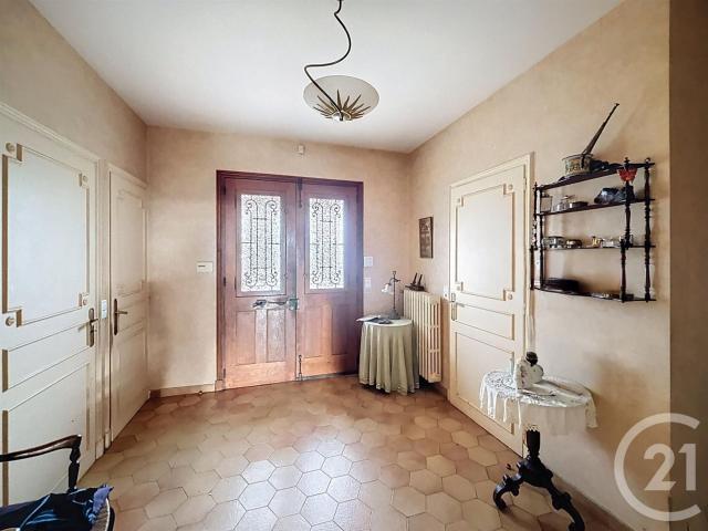 Proche du Centre Ville découvrez cette maison, son beau séjo. 290m² Verfeil
