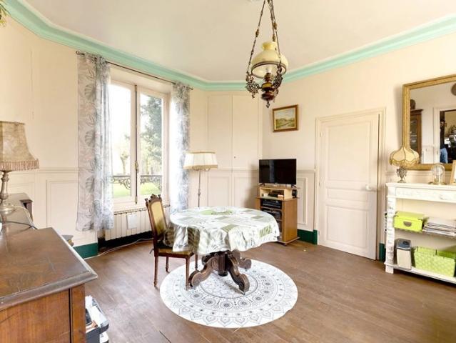PROCHE FONTAINEBLEAU MAISON DE MAITRE CHARME ET CALME