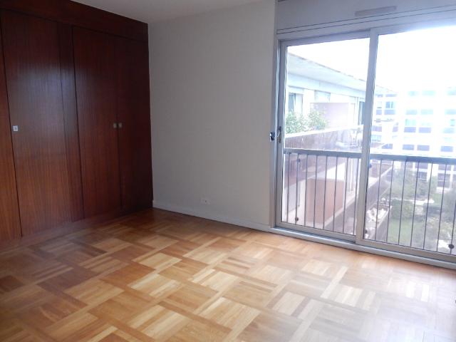 Proche Invalide Rue Masseran 3 pièces 83 m² 2 Chambres