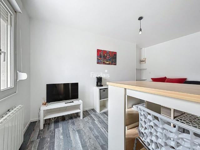PROCHE IUT/EGC studio Meublé