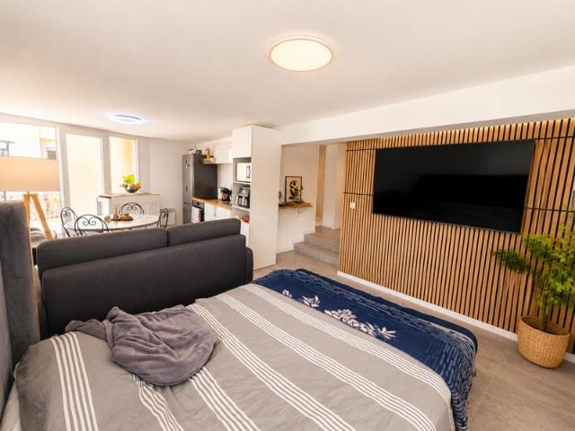 PROCHE LIMOUX 8KM ENSEMBLE IMMOBILIER STUDIO ET APPARTEMENT