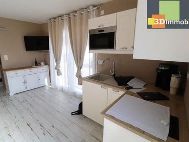 Proche Mouchard vends agréable petite maison récente en briques 2019 sur un beau terrain clos de 1300m²