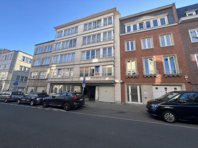 Proche Montgomery et l'ULB, superbe apt rénové + terrasse