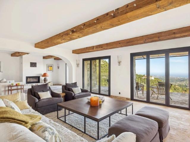Proche Saint Paul de Vence – Villa d’exception à Vence avec vue panoramique mer et collines – 5 chambres