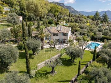 Proche Saint Paul de Vence Propriété rénovée vue mer 274m² Vence