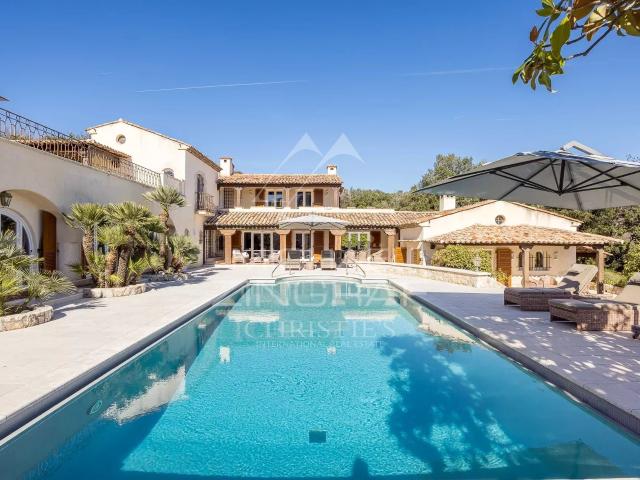 Proche Saint Paul de Vence: Superbe propriété dans un domai. 437m² La Colle sur Loup