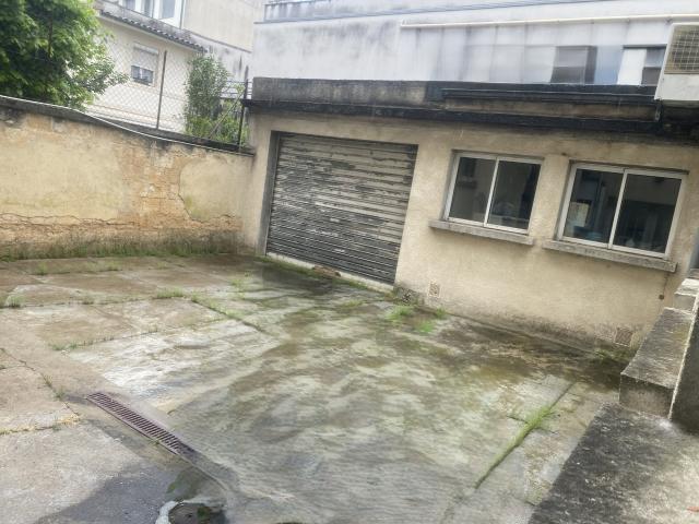 Proche palais de justice 100m2 avec cour