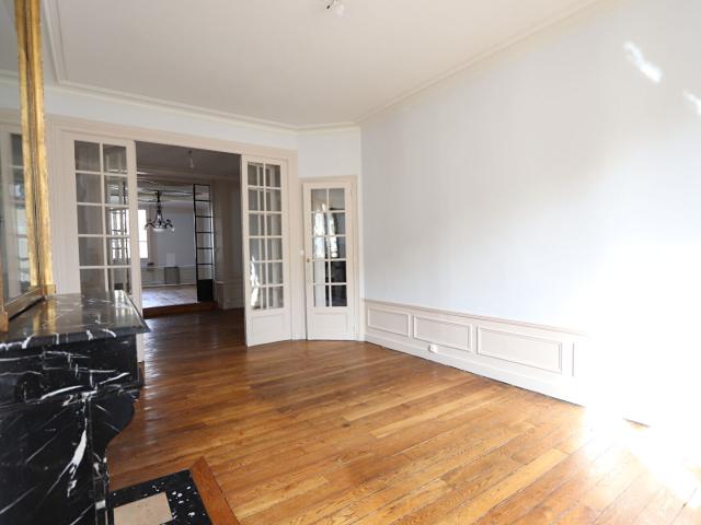 Proche place du Martroi Appartement coup de coeur à Orleans 5 pièce s 100 m2