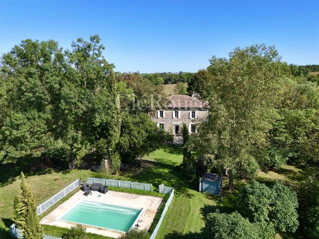 Proche Tombeboeuf Élégante demeure de campagne: 5 chambre. 255m² Villebramar