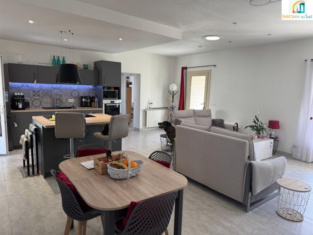 Proche Vezenobres, Villa de plain pied toute rénovée avec 4. 102m² Vézénobres