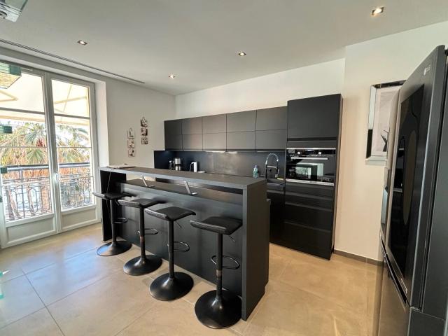 Proche Vieux port Penthouse avec belle vue mer 107m² Cannes