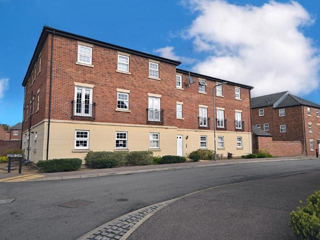 Proclamation Avenue, KETTERING, NN14 2 bed apartment to rent £975 pcm £225 pw