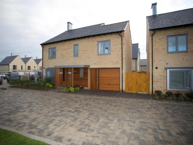 Proctor Drive, Trumpington, Cambridge 4 bed detached house to rent £2,400 pcm £554 pw