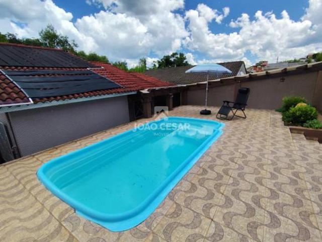 PROCURANDO UMA CASA BEM LOCALIZADA E COM PISCINA!