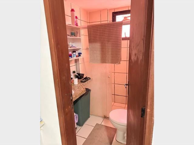 Procuro inquilino que possua interesse em suíte com cama de casal e blackout na janela
