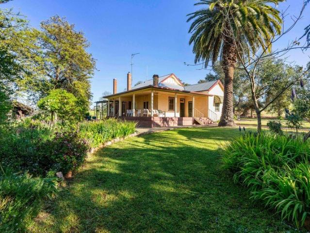 Productive Country, Reliable Water and Historic Homestead