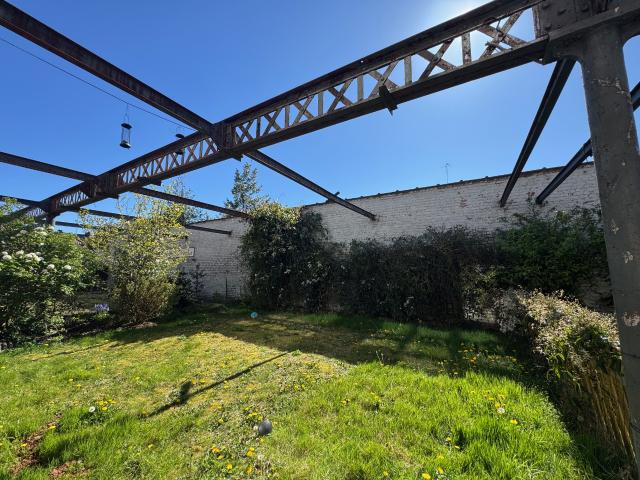PRODUIT RARE ! Superbe Loft Tourcoing de 154 m2, 3 Ch, Buanderie, Dressing, Grand jardin, Terrasse, Parkin