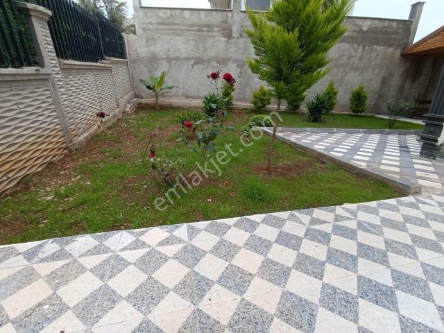 Profesörler Sitesi Civarı 5+1 Kombili Bahçeli Tripleks Kiralık