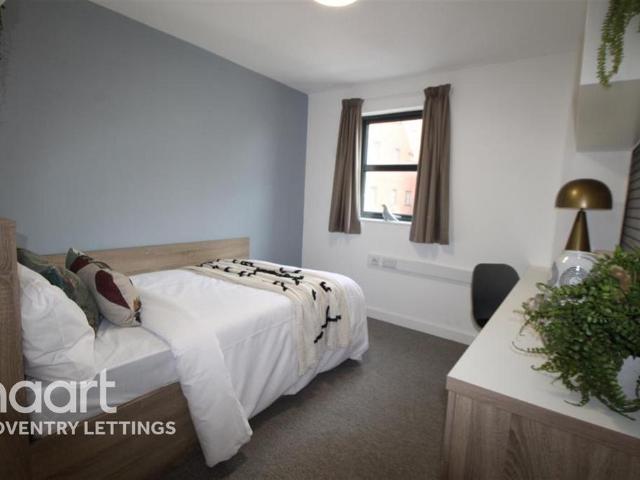 Professional ALL BILLS INCLUSIVE. 1 bed flat to rent £625 pcm £144 pw
