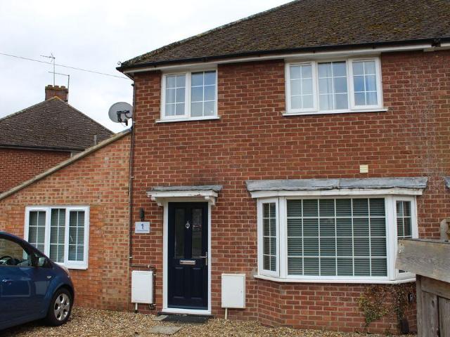 PROFESSIONAL ROOM LET 6 bed house of multiple occupation to rent £950 pcm £219 pw