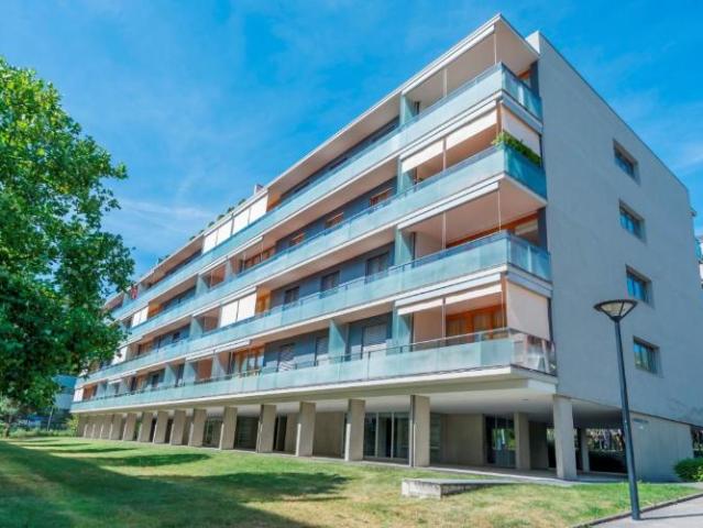 Profitez d'une superbe terrasse d'angle dans un quartier résidentiel