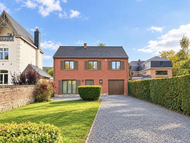 PROFONDEVILLE: Villa 5 chambres avec garage à louer