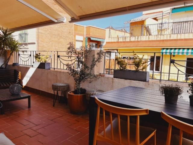 Profound Double Bedroom close to del Turó del Putxet Park