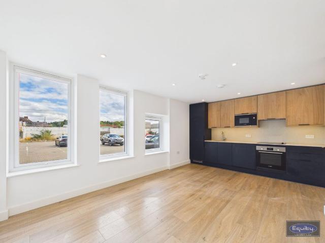 Progressive Close, Heather Court DA14, 2 bed flat to rent, £1,750 pcm | PrimeLocation