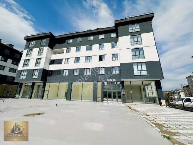 Projemax'tan Hadımköy Merkezde 250 M2 6 Odalı Dubleks Daire !